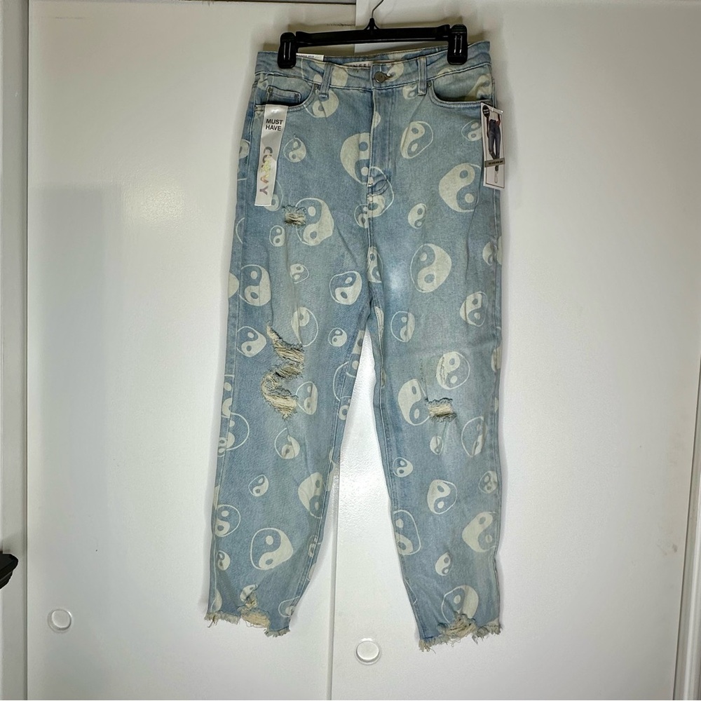 Loose Mom Tinseltown Light Blue Yin Yang Jeans